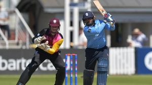 క్రికెట్ చరిత్రలో ఒకే ఒక్కడు..!