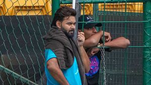 ఆసియా కప్‌కు రెడీ అవుతున్న టీమిండియా.. సర్‌ప్రైజ్ చేసిన స్టార్ వికెట్ కీపర్!