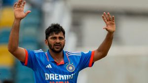 శార్దూల్ అంత గొప్పగా బౌలింగ్ చేస్తున్నా.. గుర్తింపు మాత్రం దక్కడం లేదు!