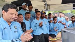 చంద్రయాన్-3 సక్సెస్.. టీమిండియా సంబరాలు!(వీడియో)