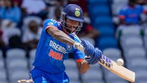 Tilak Varma : తిలక్ ఉంటే గెలిపించేవాడు.. తెలుగోడిపై మాజీ లెజెండ్ ప్రశంసల వర్షం!