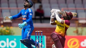 INDvsWI: చివర్లో చెలరేగిన విండీస్.. భారత్ ముందు టఫ్ టార్గెట్!