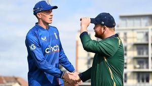 ENG vs IRE: పసికూనపై చెలరేగిన ఇంగ్లండ్.. అడ్డుకున్న వరుణ్ బ్రో!