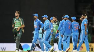 India vs Pakistan: బ్యాటింగ్‌కు రాని ఆ ఇద్దరు పాక్ పేసర్లు.. ఇక ఆసియా కప్‌లో ఆడరా?