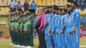 India vs Pakistan: వర్షం కాపాడేసింది.. పాక్ టీంను తెగ ట్రోల్ చేసిన మాజీ లెజెండ్!