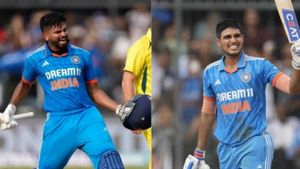 Aakash Chopra: సెంచరీల కోసం కక్కుర్తి.. గిల్, అయ్యర్‌ను టార్గెట్ చేసిన మాజీ దిగ్గజం!