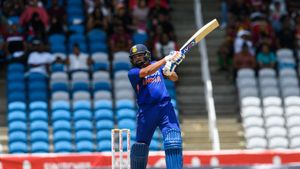 India vs Pakistan: తొలి ఓవర్లోనే షహీన్‌‌కు షాక్.. అరుదైన రికార్డు సాధించిన రోహిత్!