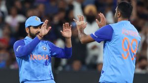 Rohit Sharma: వరల్డ్ కప్‌లో అశ్విన్ ఆడతాడా?.. రోహిత్ ఇచ్చిన హింట్ ఇదే!