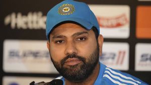 పాకిస్థాన్ చాలా బాగా ఆడుతోంది.. ఓడించడం సవాలే: రోహిత్ శర్మ