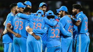 రెండు మ్యాచులు గెలవగానే.. కళ్లు నెత్తికెక్కాయి.. టీమిండియాపై మాజీ లెజెండ్ ట్రోల్స్!