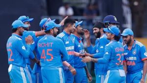 World Cup 2023: వరల్డ్ కప్‌లో వీళ్లిద్దర్నీ ఆడించడం దండగ.. టీమిండియాకు పెద్ద సమస్యే!