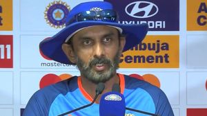 ఈ సారి పాకిస్థాన్ పేసర్లకు దబిడి దిబిడే: టీమిండియా బ్యాటింగ్ కోచ్