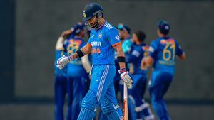 Virat Kohli: కోహ్లీ బలహీనత అదేనంటూ విమర్శలు.. పిచ్చి వాదన అంటున్న మాజీ దిగ్గజం!