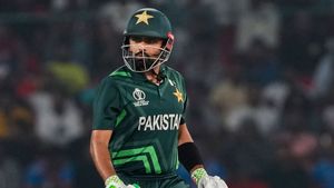 Babar Azam: ఆఫ్ఘన్ చేతిలో ఓడిన తర్వాత వెక్కి వెక్కి ఏడ్చిన బాబర్.. షాకింగ్ విషయం వెల్లడించిన మాజీ లెజెండ్!