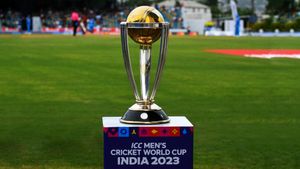 World Cup 2023: వీళ్లంతా వరల్డ్ కప్ లు ఆడిన తండ్రీకొడుకులు.. లిస్టులో మనవాళ్లు కూడా!
