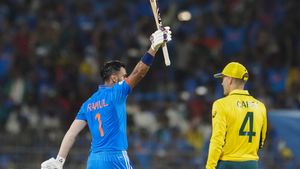 KL Rahul: ఫోర్ కొట్టబోతే సిక్స్ వెళ్లిన బంతి.. నివ్వెరపోయిన రాహుల్!