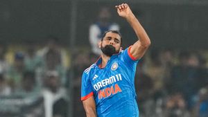 INDvsNZ: పాండ్యా లేకపోవడం పెద్ద సమస్య.. షమీని తీసుకోవడం బెటర్ అంటున్న మాజీ దిగ్గజం!