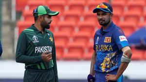 PakvsSL: బాబర్ కీలక నిర్ణయం.. టీంలో నుంచి ఆ వెటరన్ అవుట్