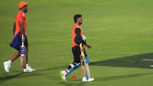 IND vs NZ: అన్నీ అపశకునాలే! ప్రాక్టీస్‌లో సూర్యకు తీవ్ర గాయం.. ఇషాన్‌ను కుట్టిన తేనటీగ!