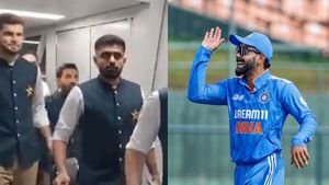 Virat Kohli: పాకిస్తాన్ టీంకు డిన్నర్ ఇస్తానంటూ.. ఇంటికి పిలిచిన కోహ్లీ!