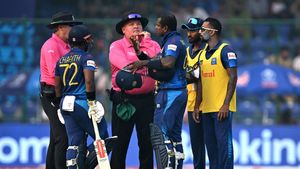 వరల్డ్ కప్ వేళ.. స్టార్ ప్లేయర్ సంచలనం..!!