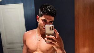 శుభ్‌మన్ గిల్.. గే? ఫొటో వైరల్!