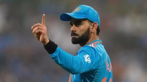 Virat Kohli: కోహ్లీపై కుళ్లు చూపించిన పాక్ దిగ్గజం.. చెత్త వాగుడు అని మండిపడ్డ మాజీ లెజెండ్!