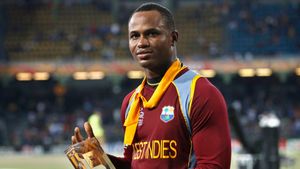 Marlon Samuels: ప్రపంచకప్ విజేతపై ఐసీసీ నిషేధం!