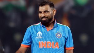 Mohammed Shami: కొంచె కూడా సిగ్గులేదా?.. పాక్ మాజీని తిట్టిపోసిన షమీ!