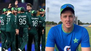 World Cup 2023: ఘోర వైఫల్యం.. పాకిస్థాన్ బౌలింగ్ కోచ్ రాజీనామా!