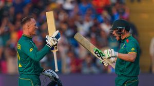 SA vs NZ: శతక్కొట్టిన డికాక్, డస్సెన్.. న్యూజిలాండ్ లక్ష్యం ఎంతంటే..?