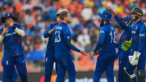 AUSvsENG: ఏమీ డిఫెండ్ చేసుకోకుండానే ముగిసిన ఇంగ్లండ్ కథ!