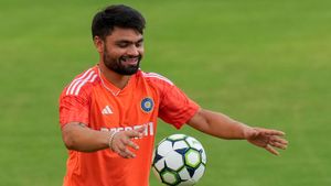 IND vs AUS: కోహ్లీ రికార్డుపై కన్నేసిన రింకూ సింగ్..!