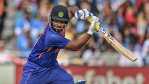 Sanju Samson: సంజూ.. రిటైర్ అయిపో!.. బీసీసీఐపై ఆగ్రహం వ్యక్తం చేస్తున్న ఫ్యాన్స్!