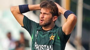 షహీన్ అఫ్రిది బెండు తీసిన బ్లాక్ క్యాప్స్: పాక్ వరల్డ్ కప్ చరిత్రలోనే తొలిసారి..!!