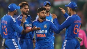 INDvsAUS: ఒకే ఒక్క మార్పుతో బరిలో దిగిన టీమిండియా.. సిరీస్ ఖాతాలో వేసుకుంటుందా?