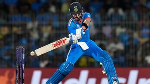 IND vs AUS final: కోహ్లీ దూకుడుకు బ్రేకులు వేసే ఒకే ఒక్క ఆస్ట్రేలియా బౌలర్: చాలా బ్యాడ్ రికార్డ్ ఉంది మరి