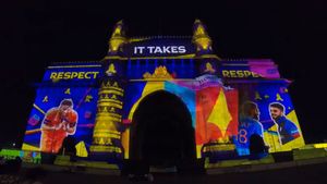 World Cup 2023: ‘గేట్ వే ఆఫ్ ఇండియా’పై లైటింగ్ షో.. ఆకట్టుకున్న కోహ్లీ-నవీన్ ఉల్ హక్ థీమ్!(వీడియో)