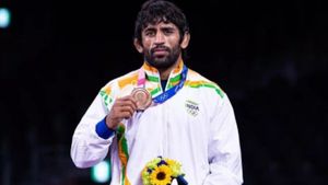 బజరంగ్ పూనియా సంచలన నిర్ణయం.. ప్రధానికి లేఖ!