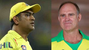 MS Dhoni: ధోనీకి కోపం తెప్పించాలంటే ఇలా చేయండి- మాథ్యూ హేడెన్
