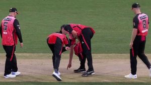 BBL 2023: ప్రమాదకరంగా పిచ్- మ్యాచ్ క్యాన్సిల్.. ప్లేయర్లు షాక్! (వీడియో)