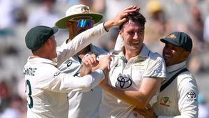 AUS vs PAK: నిప్పులు చెరిగిన ప్యాట్ కమిన్స్.. ఆలౌట్ దిశగా పాకిస్థాన్!