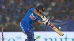 Rinku Singh: భారీ సిక్స్‌లు కొట్టడానికి అదే కారణం.. పుట్టుకతో వచ్చిన బలం!