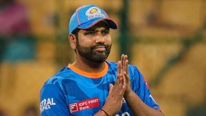 రోహిత్ కోసం దిల్లీ ప్రయత్నాలు.. కాస్త గ్యాప్ ఇవ్వండ్రా!