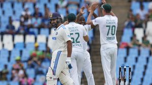 IND vs SA: ఓయ్ రోహిత్ .. వడపావ్ పాచిపోతుందా? ఆ చెత్త షాట్ అవసరమా?