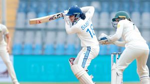 స్మృతి మంధాన అలసత్వం.. చేజారిన శతకం!