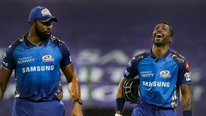 హార్దిక్‌కు షాకిచ్చిన పొలార్డ్.. రోహిత్‌కు మద్దతుగా సెన్సేషనల్ పోస్ట్