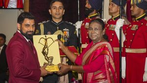 Mohammed Shami: కల నెరవేరింది.. రాష్ట్రపతి చేతుల మీదుగా షమీకి అవార్డు (Video)