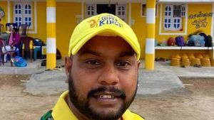 ధోనీ డైహార్డ్ ఫ్యాన్ సూసైడ్!