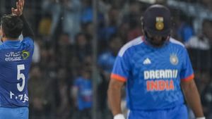 Rohit Sharma: ఒకే రోజు సంచలన రికార్డు.. చెత్త రికార్డు!